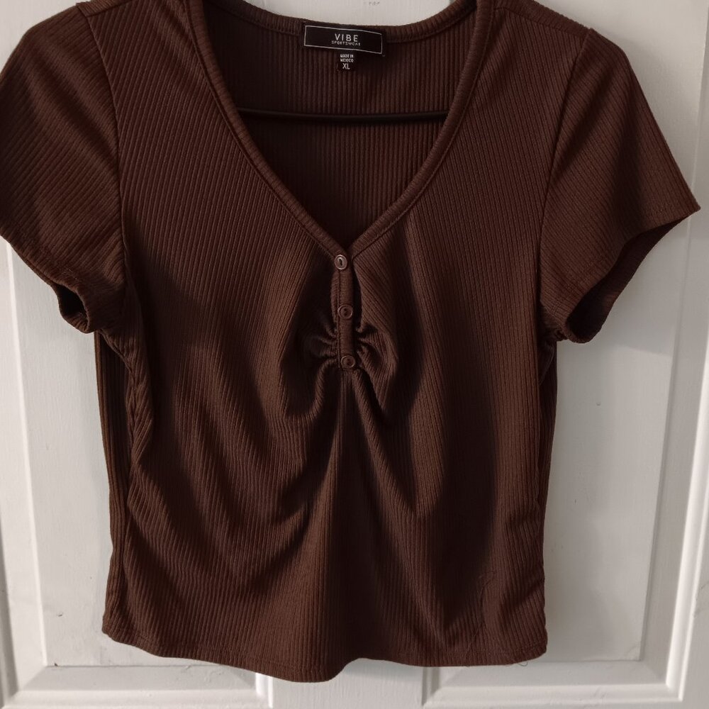 Vibe crop top shirt size XL brown ribbed